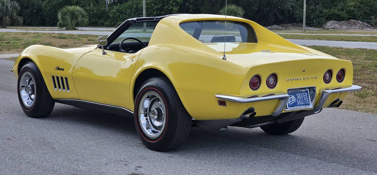 Chevrolet-corvette-1969-yellow-20