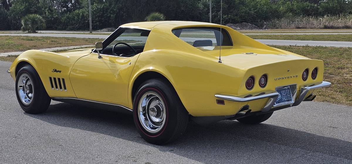 Chevrolet-corvette-1969-yellow-4