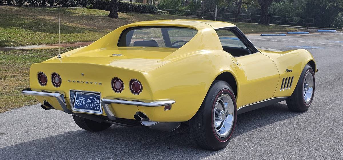 Chevrolet-corvette-1969-yellow-5