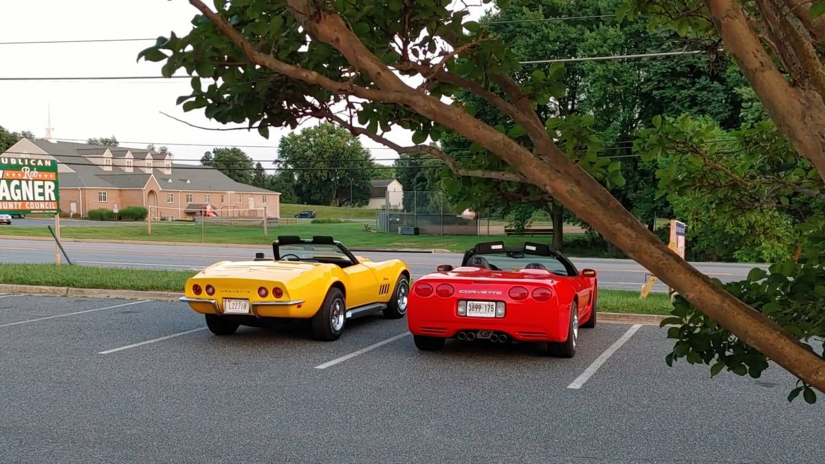 Chevrolet-corvette-1969-yellow-6