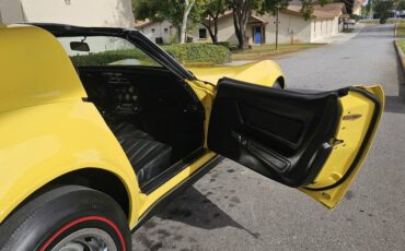Chevrolet-corvette-1969-yellow-7