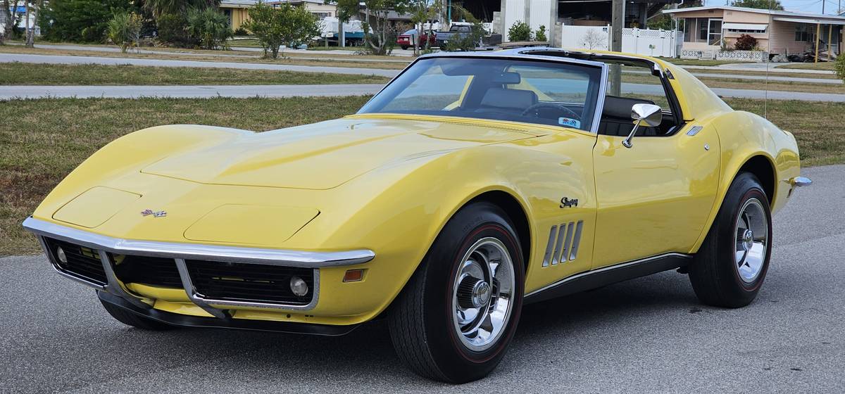 Chevrolet-corvette-1969-yellow-8