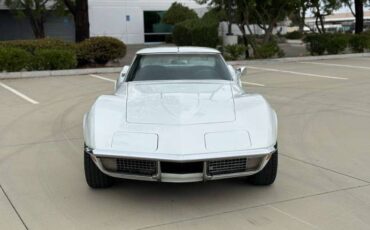 Chevrolet-corvette-1971-white-1