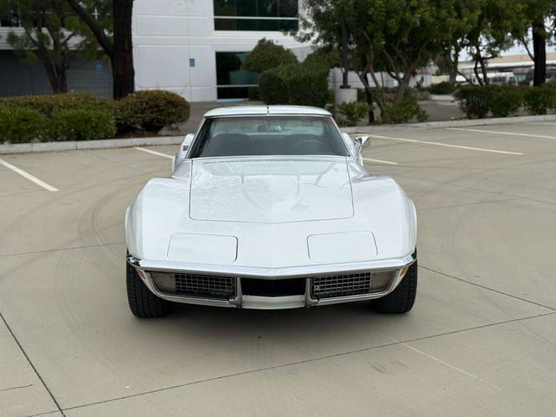 Chevrolet-corvette-1971-white-1