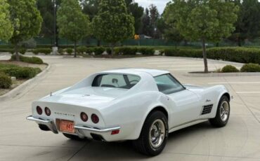 Chevrolet-corvette-1971-white-10