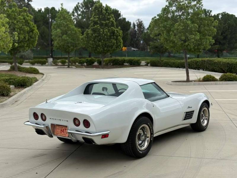 Chevrolet-corvette-1971-white-10