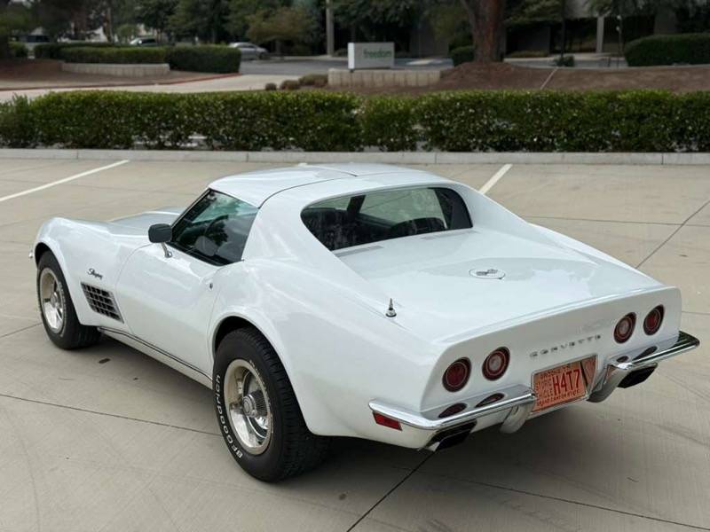 Chevrolet-corvette-1971-white-11