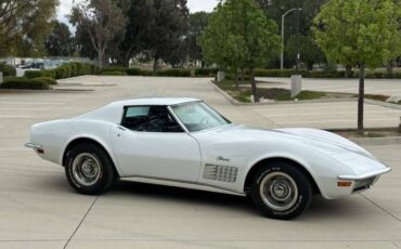 Chevrolet-corvette-1971-white-12