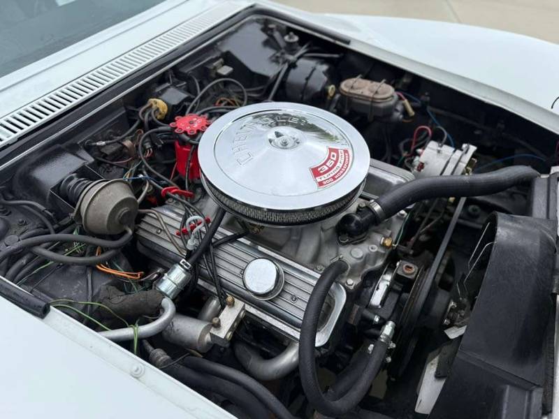 Chevrolet-corvette-1971-white-3