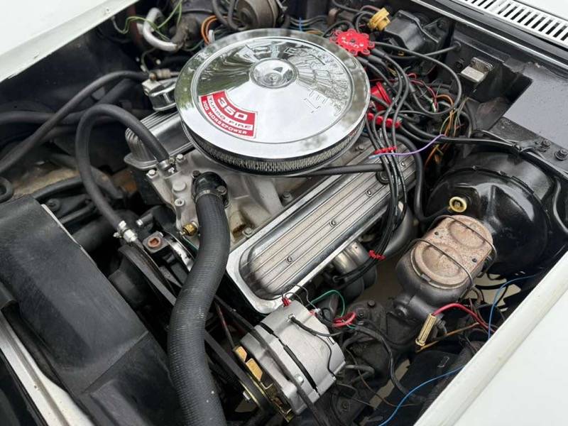 Chevrolet-corvette-1971-white-5