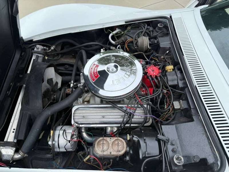 Chevrolet-corvette-1971-white-6