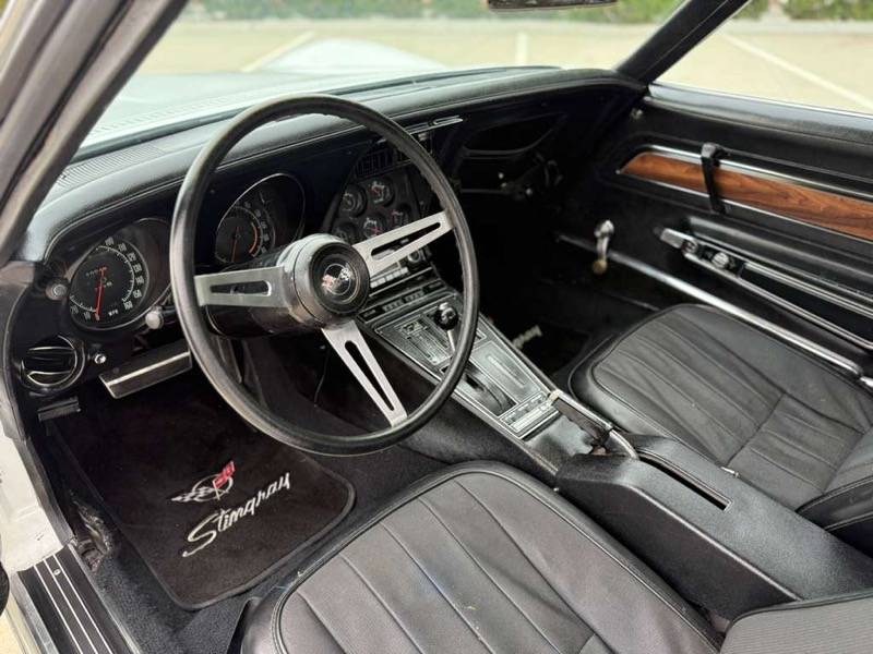 Chevrolet-corvette-1971-white-7