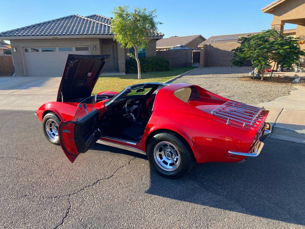 Chevrolet-corvette-1972-6