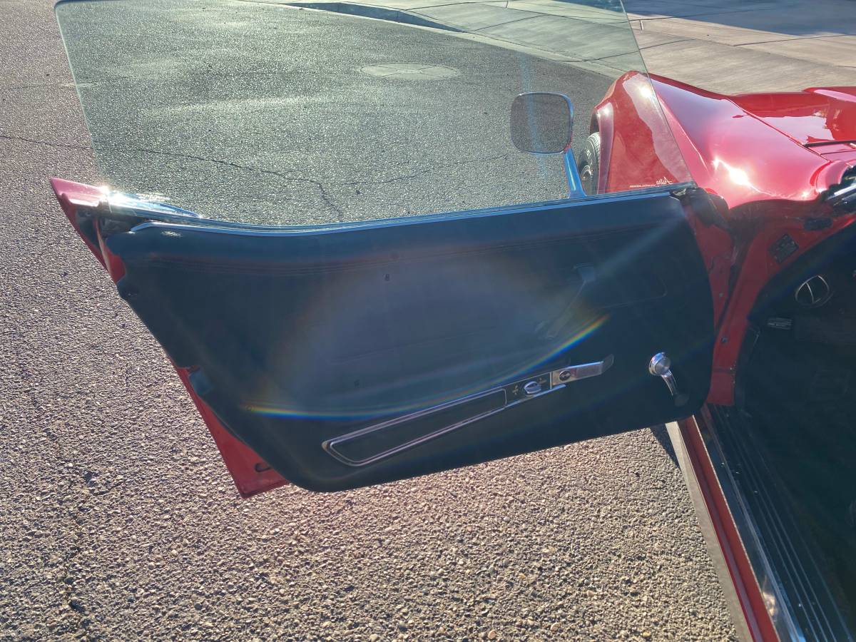 Chevrolet-corvette-1972-9