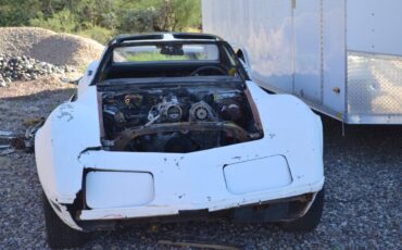 Chevrolet-corvette-1972-white-1