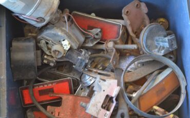 Chevrolet-corvette-1972-white-10