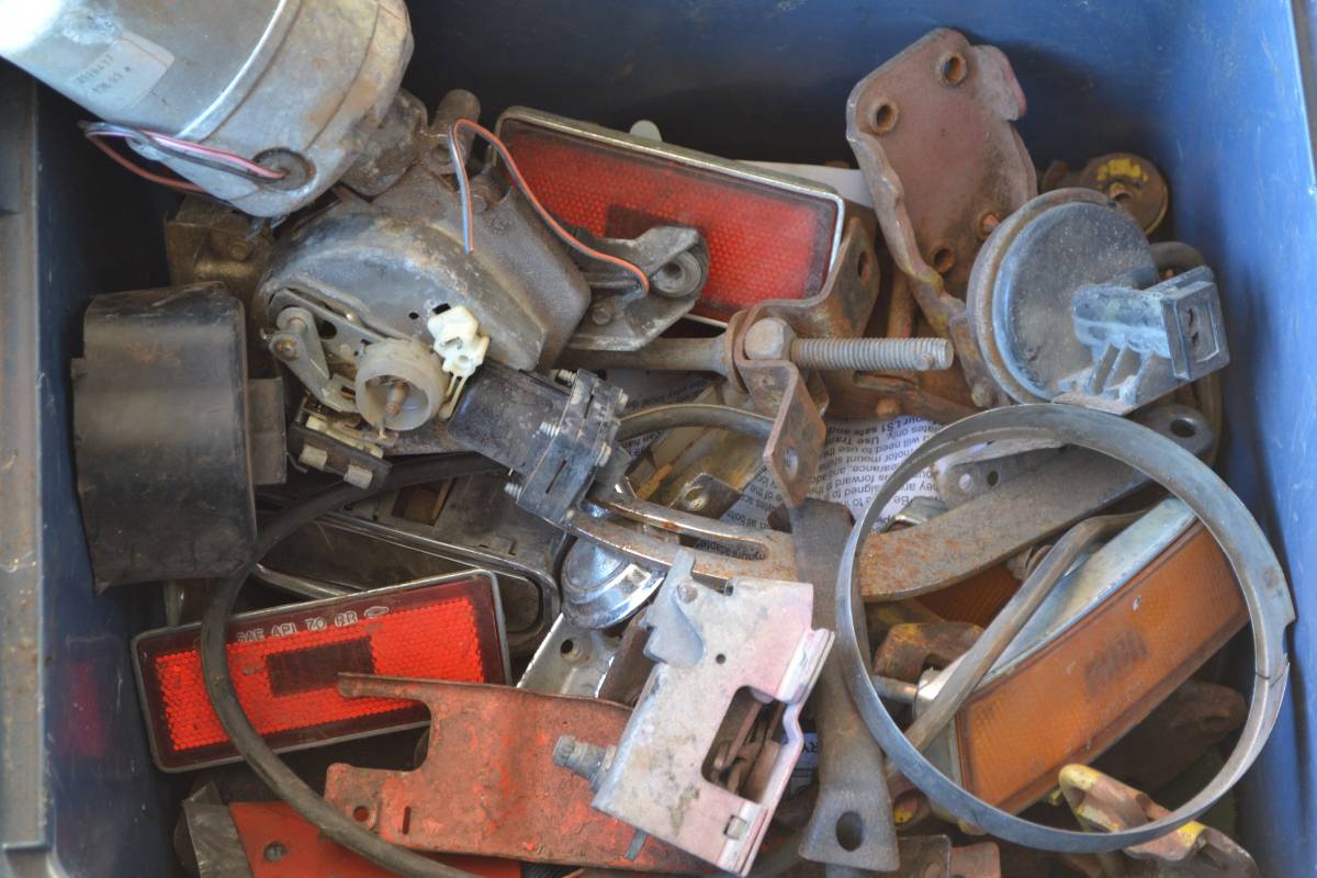 Chevrolet-corvette-1972-white-10