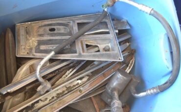 Chevrolet-corvette-1972-white-11