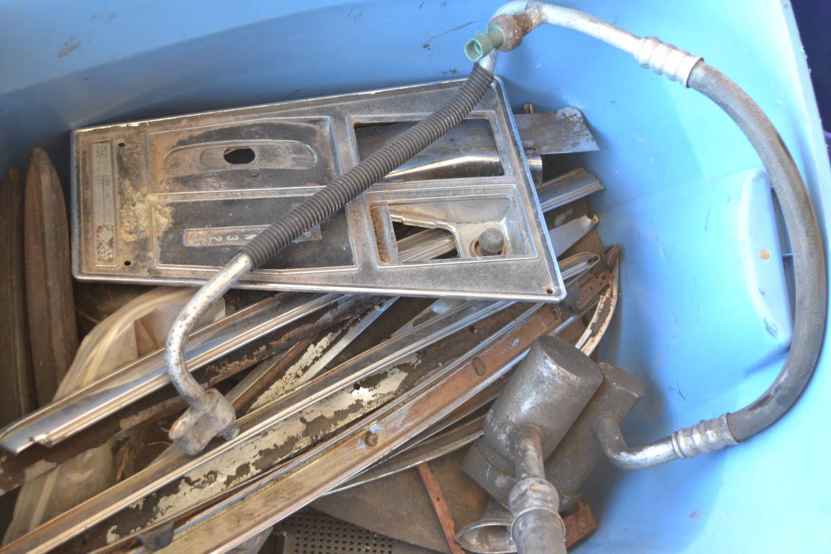 Chevrolet-corvette-1972-white-11