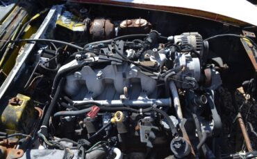 Chevrolet-corvette-1972-white-12