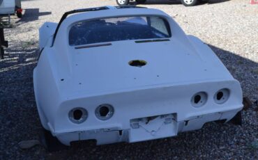 Chevrolet-corvette-1972-white-3
