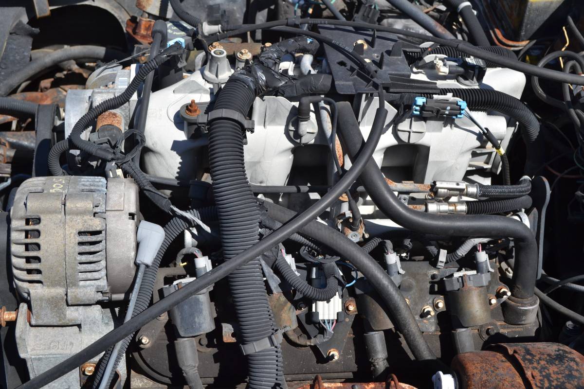 Chevrolet-corvette-1972-white-7