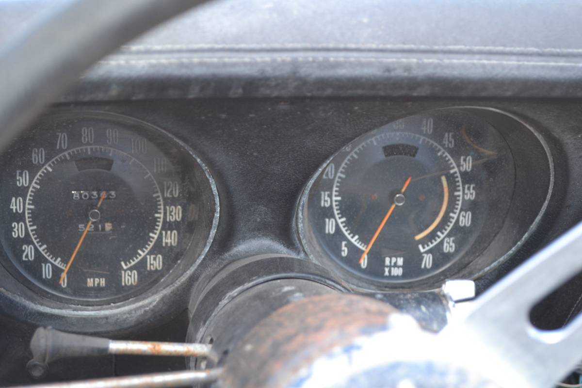 Chevrolet-corvette-1972-white-8