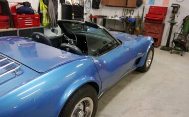 Chevrolet-corvette-1974-blue