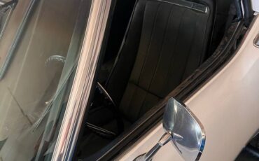 Chevrolet-corvette-1974-white