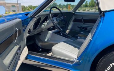 Chevrolet-corvette-1975-blue-10