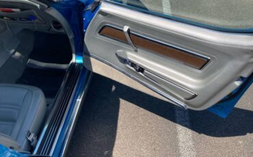 Chevrolet-corvette-1975-blue-13