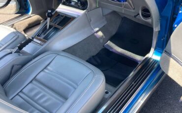 Chevrolet-corvette-1975-blue-14