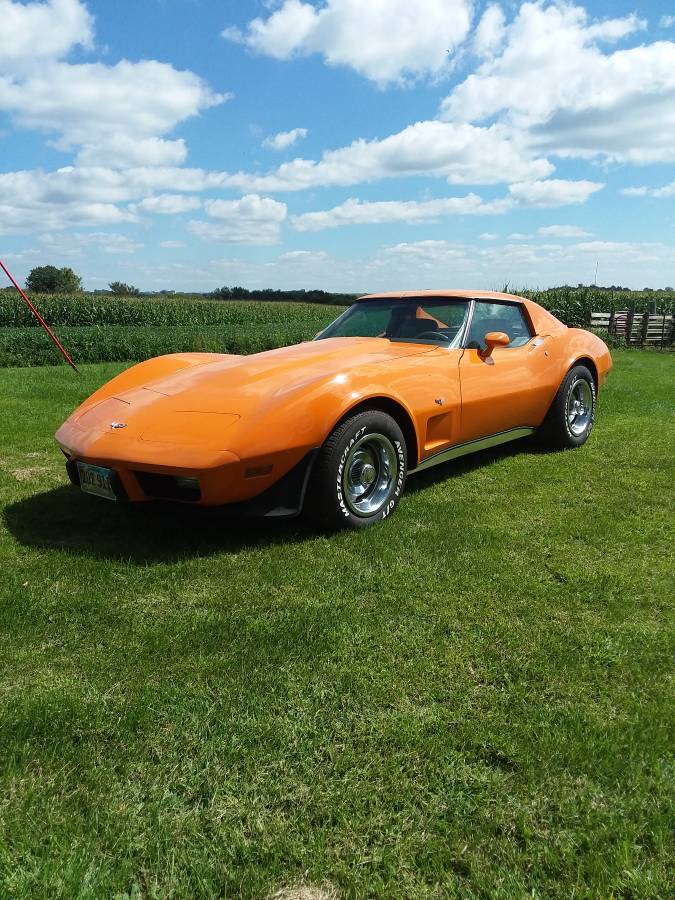 Chevrolet-corvette-1977-1
