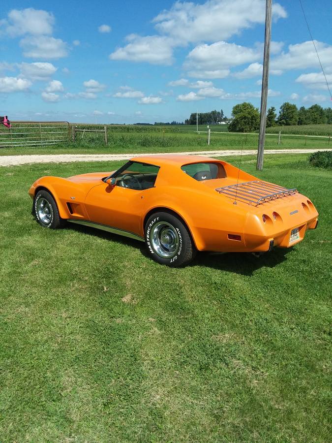 Chevrolet-corvette-1977-2