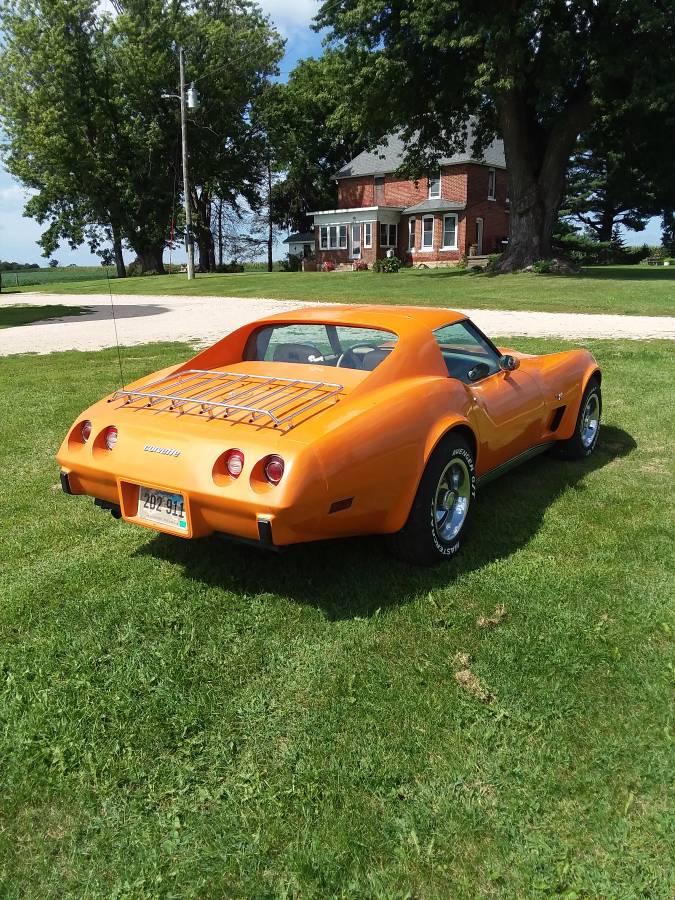 Chevrolet-corvette-1977-3