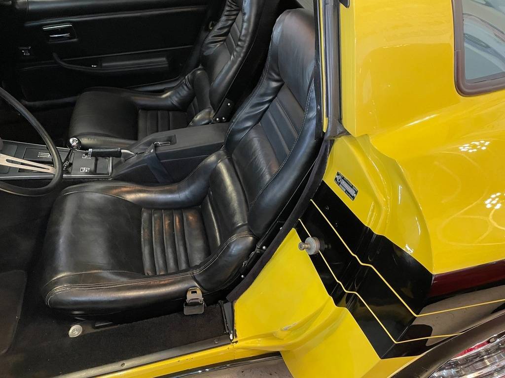 Chevrolet-corvette-1977-yellow-139