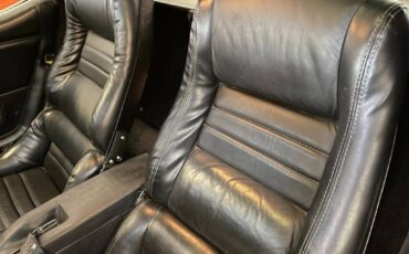 Chevrolet-corvette-1977-yellow-140