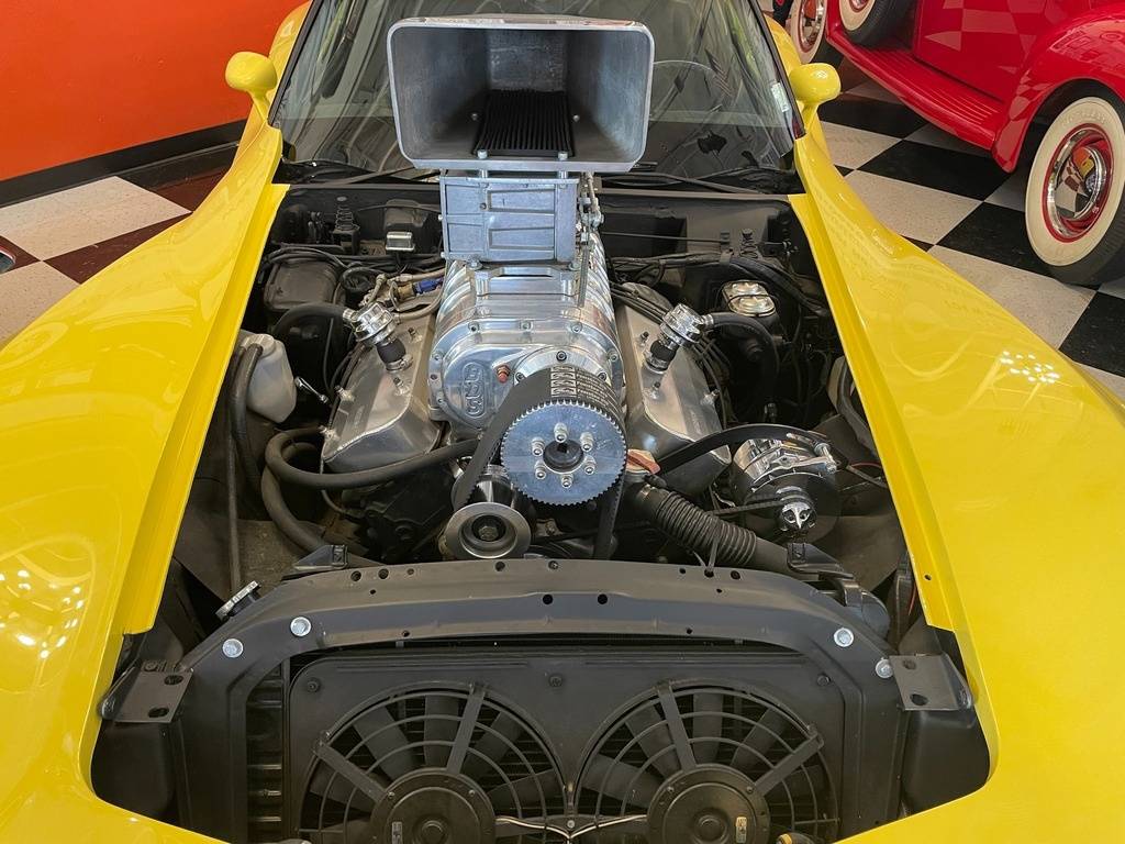 Chevrolet-corvette-1977-yellow-152