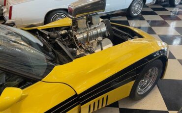 Chevrolet-corvette-1977-yellow-165