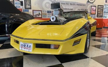 Chevrolet-corvette-1977-yellow-31