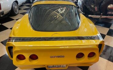 Chevrolet-corvette-1977-yellow-44