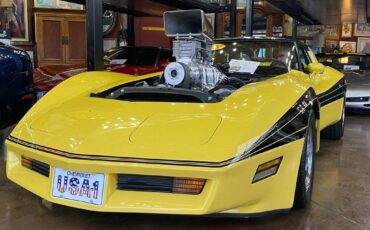 Chevrolet-corvette-1977-yellow-5