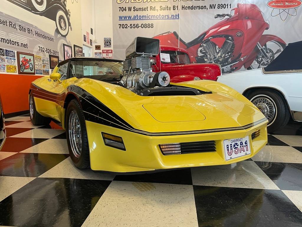Chevrolet-corvette-1977-yellow-58