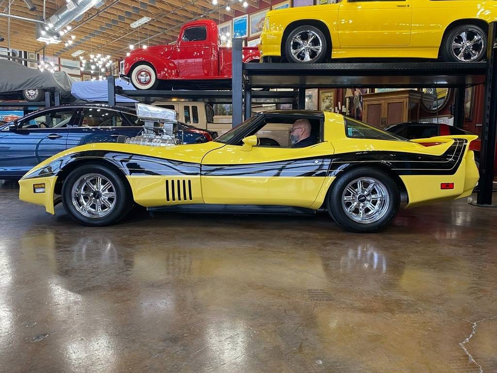 Chevrolet-corvette-1977-yellow-63