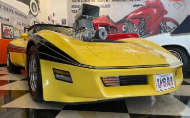 Chevrolet-corvette-1977-yellow-8