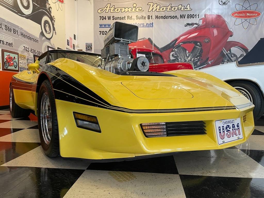 Chevrolet-corvette-1977-yellow-8