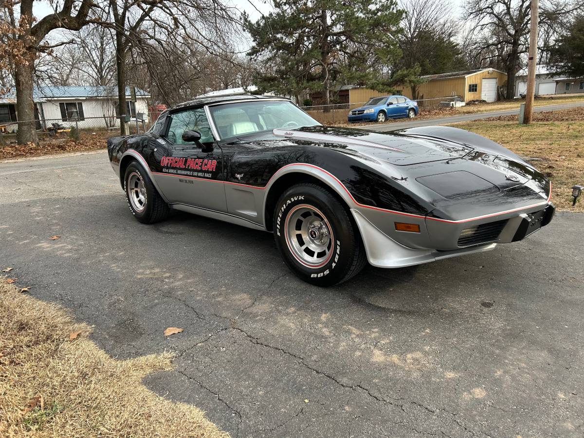 Chevrolet-corvette-1978-black-11