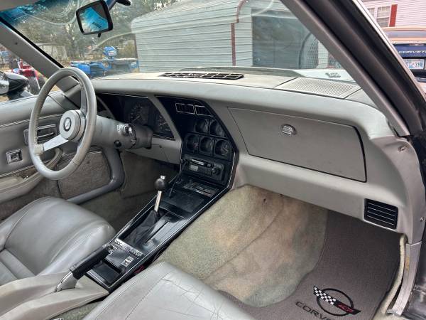 Chevrolet-corvette-1978-black-12