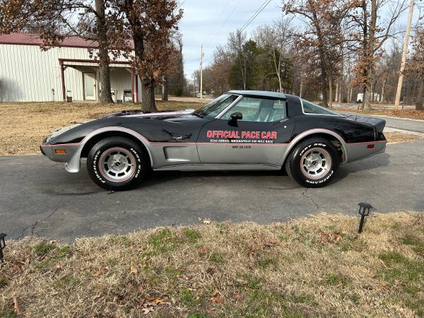Chevrolet-corvette-1978-black-2