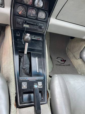 Chevrolet-corvette-1978-black-23